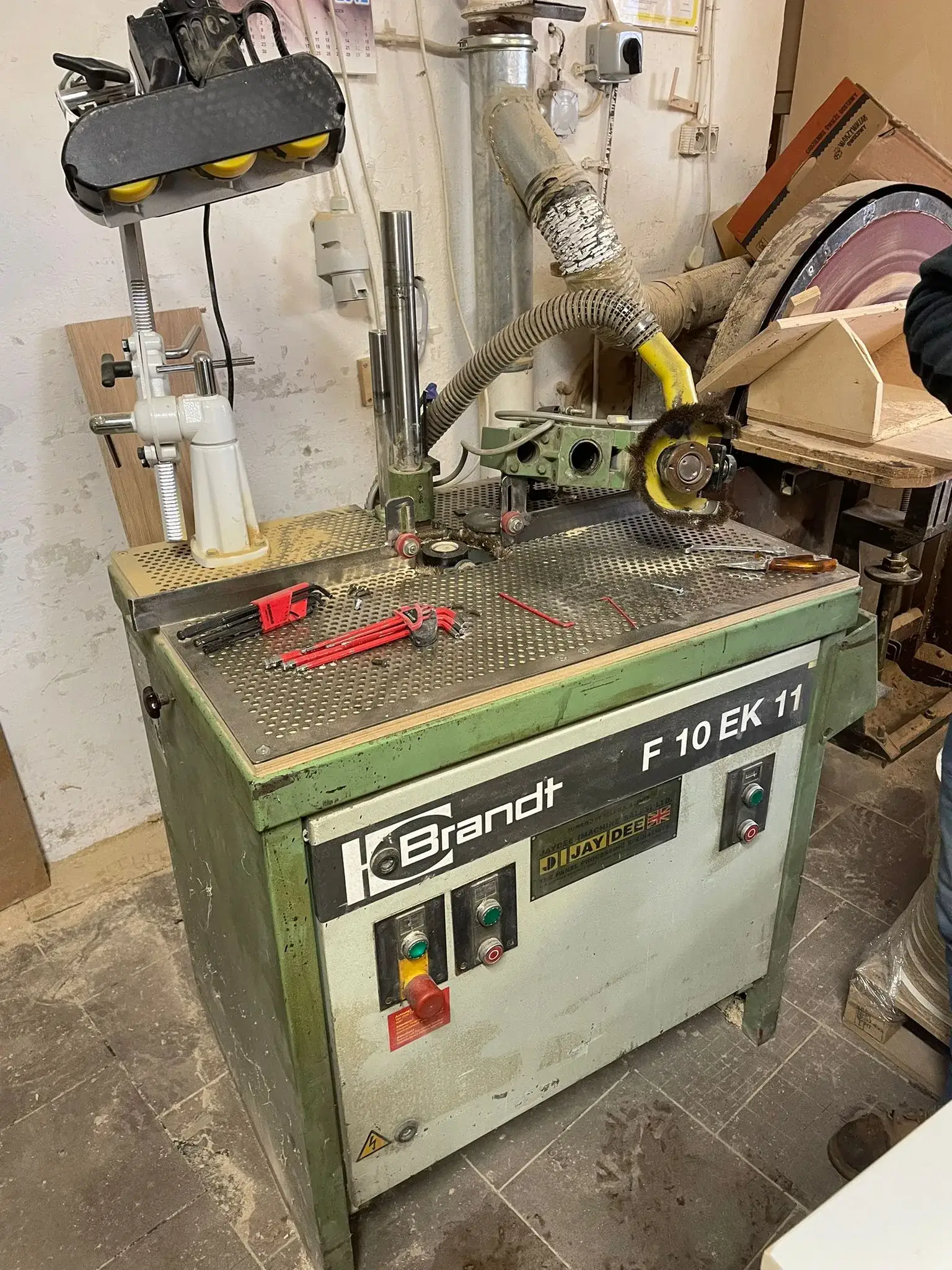 Polish Furniture Subcontractor – Serial B2B Production