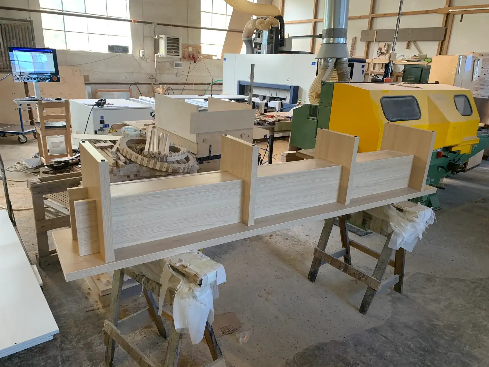 Producent Stelaży i Komponentów z Drewna Litego